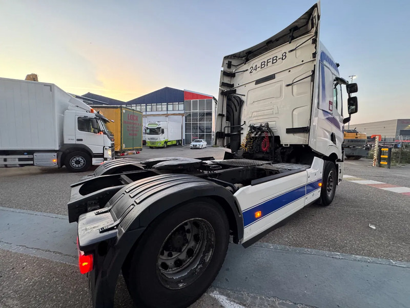 Renault T430 4X2 EURO 6 SKIRTS DUTCH REGISTRATION - Tractor unit: picture 5 Renault T430 4X2 EURO 6 SKIRTS DUTCH REGISTRATION - Tractor unit: picture 5