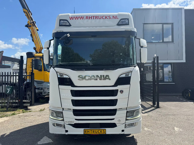 Scania R520 V8 NGS 6X4 EURO 6 - Tractor unit: picture 2 Scania R520 V8 NGS 6X4 EURO 6 - Tractor unit: picture 2