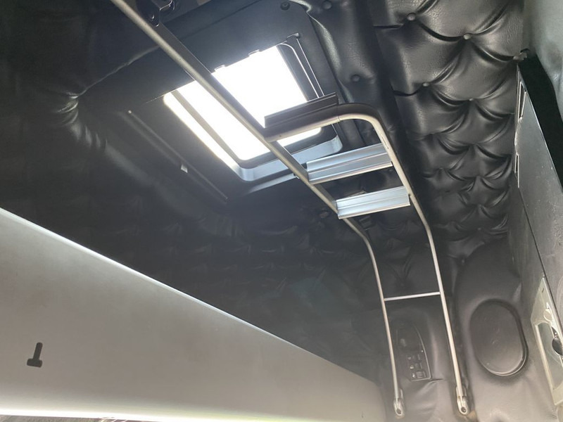 Leasing of Scania T164-580 V8 6X2 + RETARDER + KIEPHYDRAULIEK - EURO 3 - MANUAL GEAR Scania T164-580 V8 6X2 + RETARDER + KIEPHYDRAULIEK - EURO 3 - MANUAL GEAR: picture 16