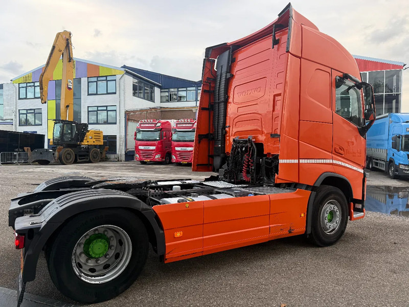 Volvo FH 460 4X2 EURO 6 + I-SHIFT + I-PARKCOOL - Tractor unit: picture 5 Volvo FH 460 4X2 EURO 6 + I-SHIFT + I-PARKCOOL - Tractor unit: picture 5