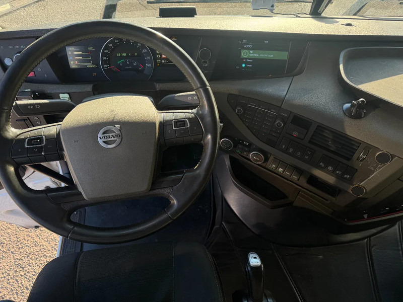 Tractor unit Volvo FH 460 6X2 EURO 6 CHASSIS 2021 STEERING AXLE SKIRTS: picture 13 Tractor unit Volvo FH 460 6X2 EURO 6 CHASSIS 2021 STEERING AXLE SKIRTS: picture 13