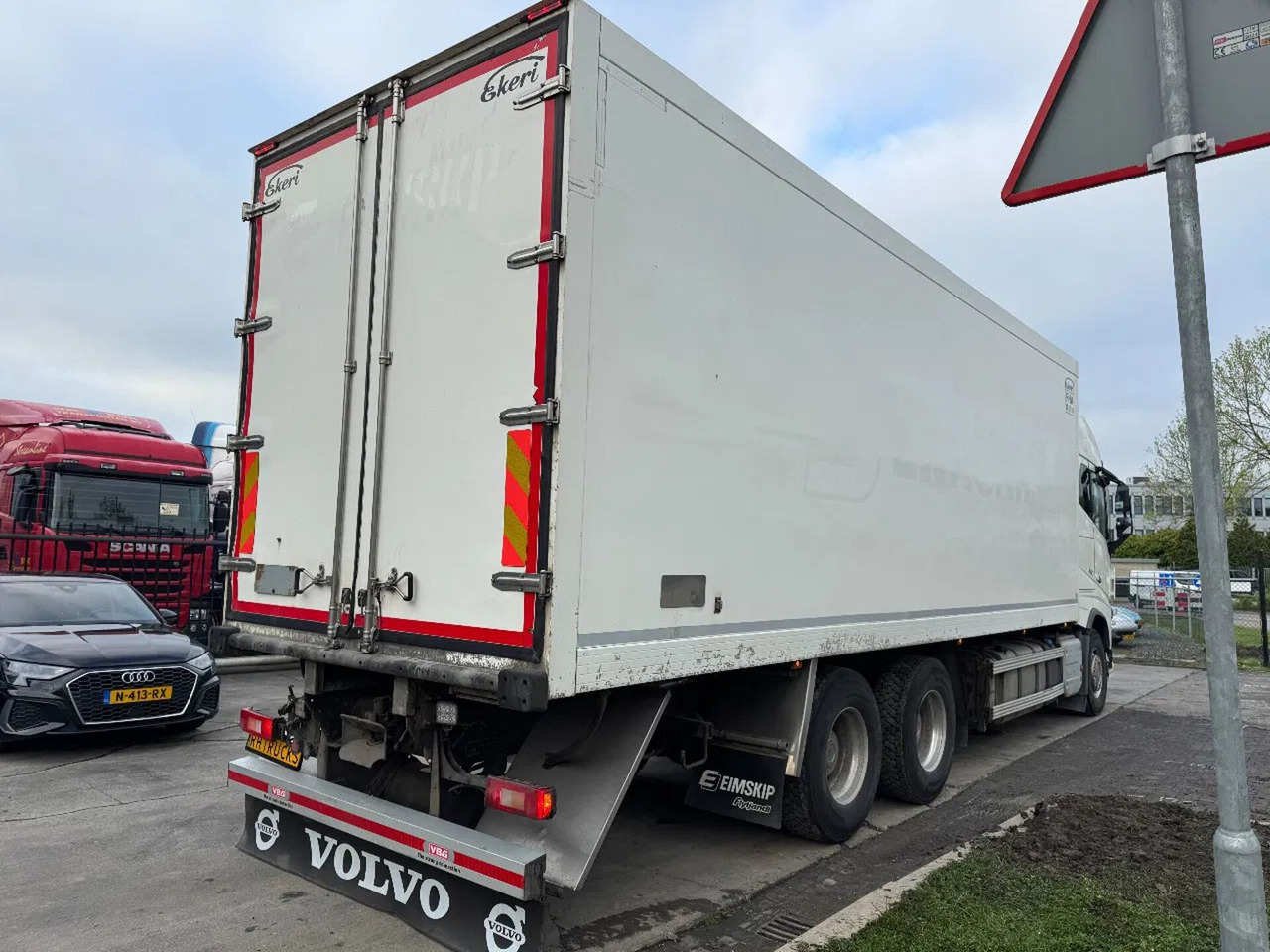 Volvo FH 16.650 6X4 - EURO 6 + CARRIER SUPRA 750 - Refrigerator truck: picture 5 Volvo FH 16.650 6X4 - EURO 6 + CARRIER SUPRA 750 - Refrigerator truck: picture 5