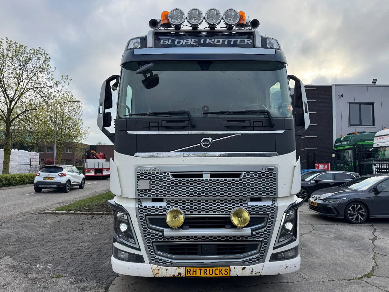 Volvo FH 16.650 6X4 - EURO 6 + CARRIER SUPRA 750 - Refrigerator truck: picture 2 Volvo FH 16.650 6X4 - EURO 6 + CARRIER SUPRA 750 - Refrigerator truck: picture 2