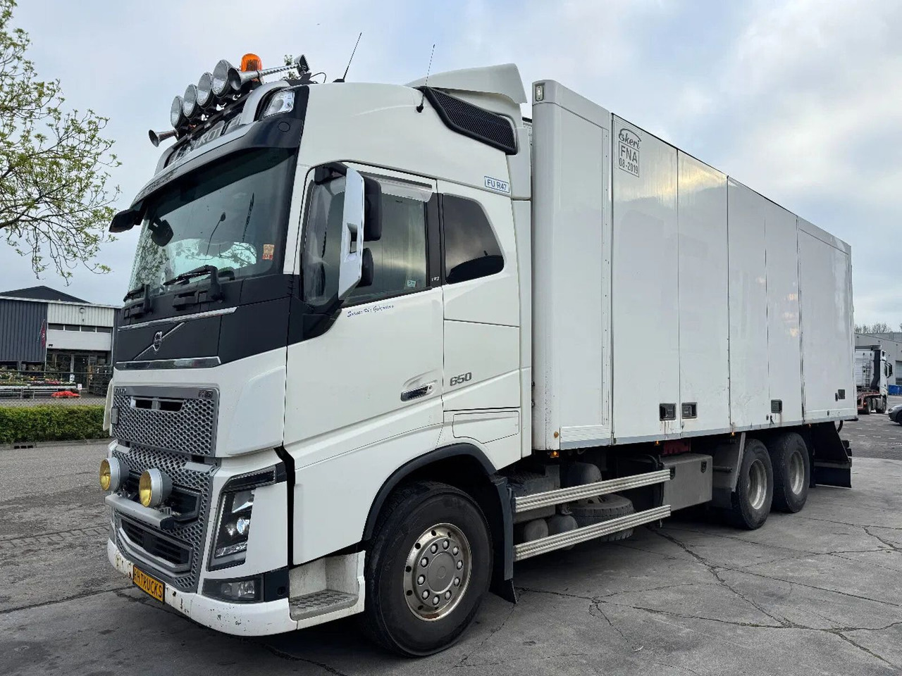 Volvo FH 16.650 6X4 - EURO 6 + CARRIER SUPRA 750 - Refrigerator truck: picture 1 Volvo FH 16.650 6X4 - EURO 6 + CARRIER SUPRA 750 - Refrigerator truck: picture 1