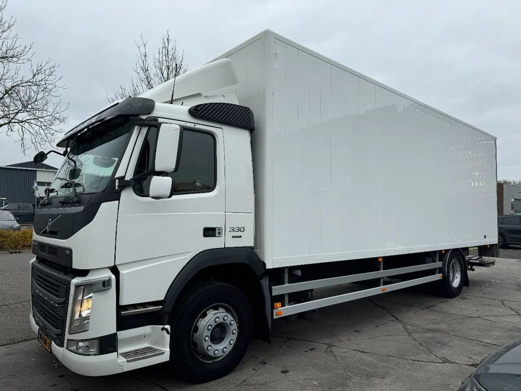 Volvo FM 330 4X2 - EURO 6 + DHOLLANDIA LIFT + ONLY 500 - Box truck: picture 1 Volvo FM 330 4X2 - EURO 6 + DHOLLANDIA LIFT + ONLY 500 - Box truck: picture 1