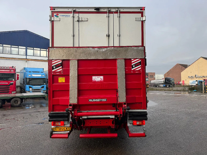Volvo FM 330 6X2 EURO 6 CARRIER SUPRA ZEPRO LOAD LIFT - Refrigerator truck: picture 5 Volvo FM 330 6X2 EURO 6 CARRIER SUPRA ZEPRO LOAD LIFT - Refrigerator truck: picture 5
