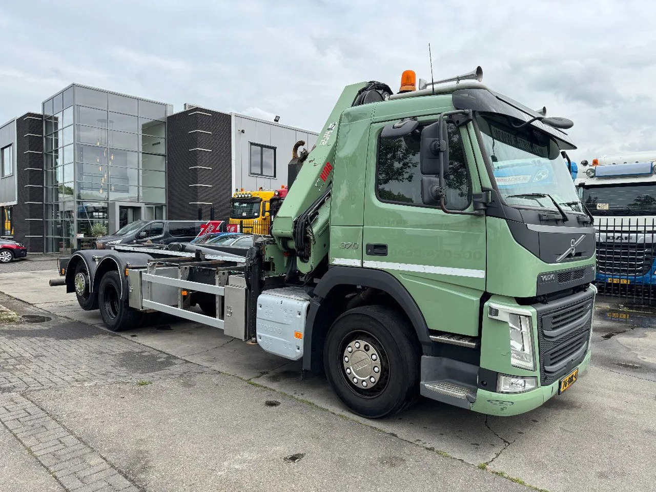 Crane truck Volvo FM 370 6X2 VDL 21T HOOK + HIAB 211 + REMOTE CONT: picture 10