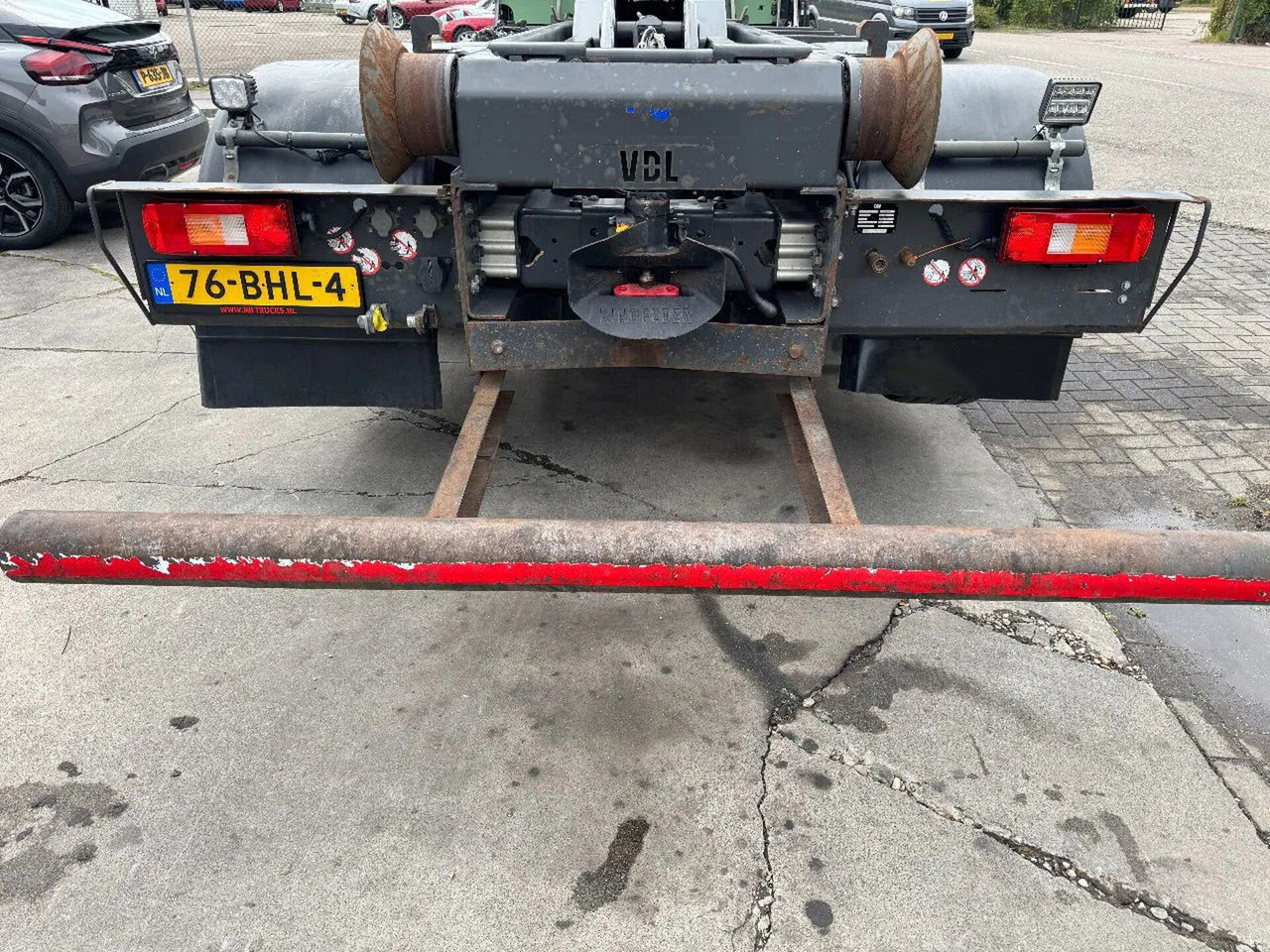 Crane truck Volvo FM 370 6X2 VDL 21T HOOK + HIAB 211 + REMOTE CONT: picture 14
