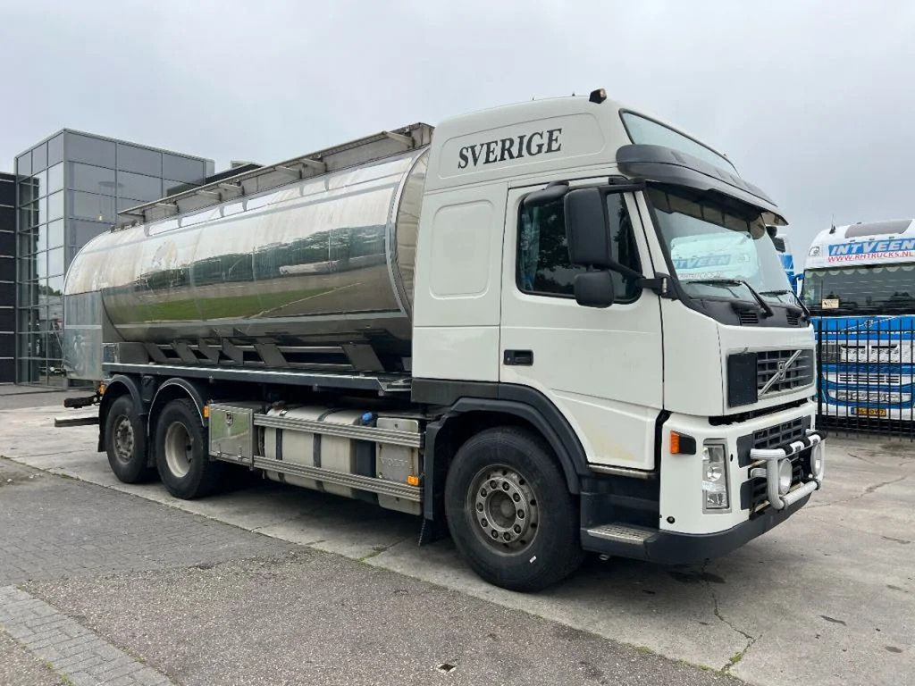 Volvo FM 440 6X2 + CHEMIE TANK - 15.000 L - 4 COMP. / - Tank truck: picture 3 Volvo FM 440 6X2 + CHEMIE TANK - 15.000 L - 4 COMP. / - Tank truck: picture 3