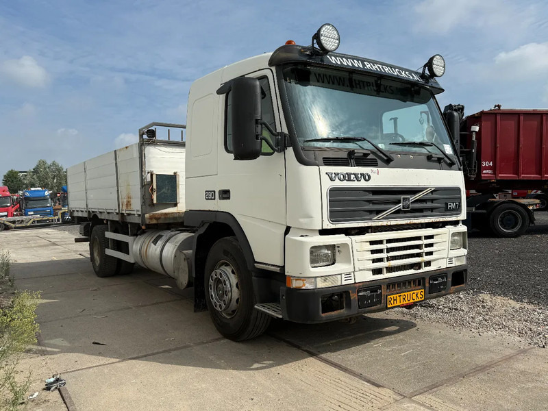Volvo FM 7.290 4X2 - EURO 2 + MANUAL GEARBOX - Dropside/ Flatbed truck: picture 3 Volvo FM 7.290 4X2 - EURO 2 + MANUAL GEARBOX - Dropside/ Flatbed truck: picture 3