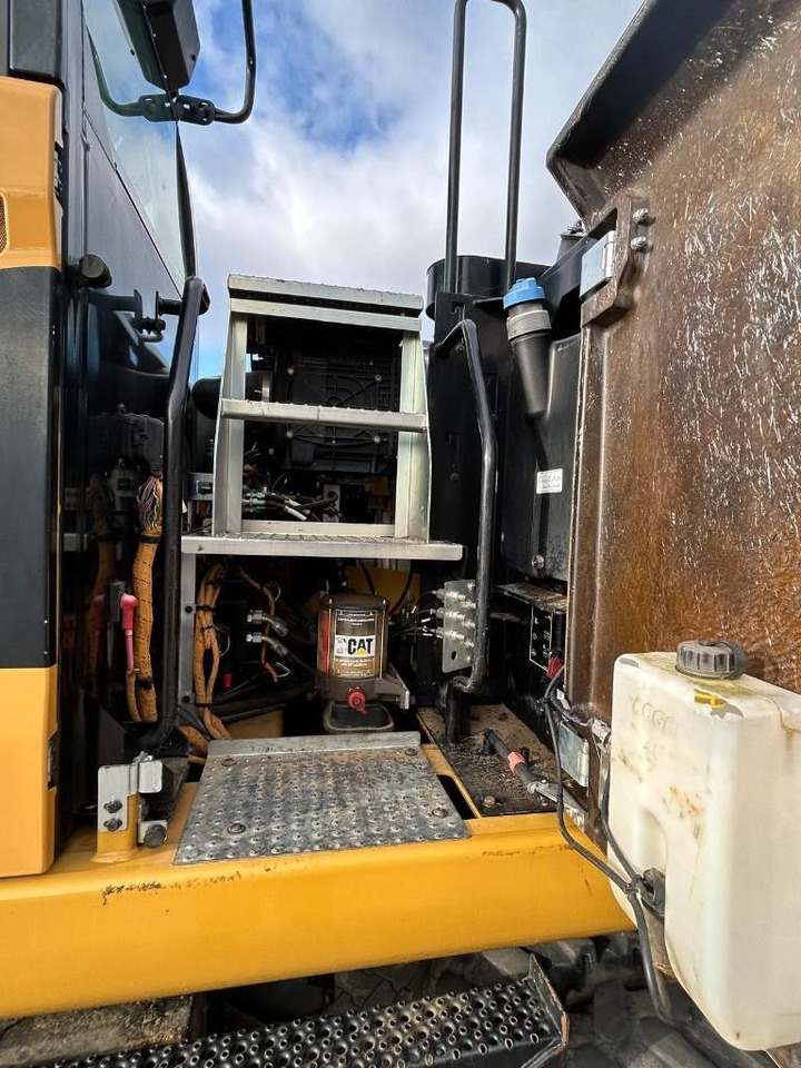 CAT M 318 F - Wheel excavator: picture 5 CAT M 318 F - Wheel excavator: picture 5