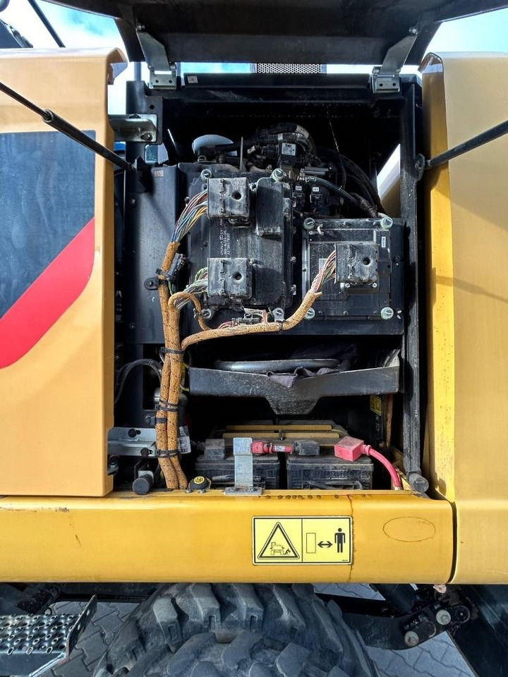 CAT M 318 F - Wheel excavator: picture 4 CAT M 318 F - Wheel excavator: picture 4