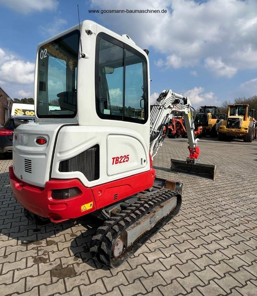 Takeuchi TB 225 - Mini excavator: picture 1 Takeuchi TB 225 - Mini excavator: picture 1