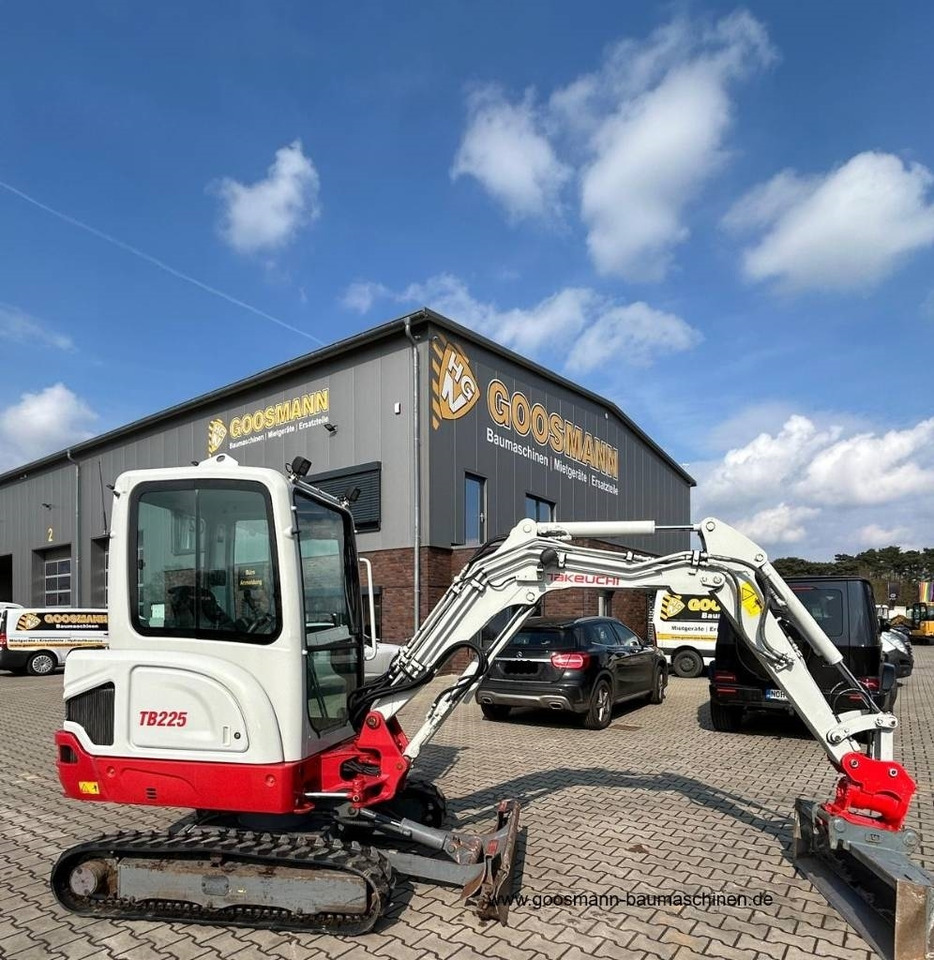 Takeuchi TB 225 - Mini excavator: picture 2 Takeuchi TB 225 - Mini excavator: picture 2