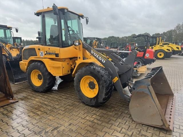Volvo L 30 G - Wheel loader: picture 1 Volvo L 30 G - Wheel loader: picture 1