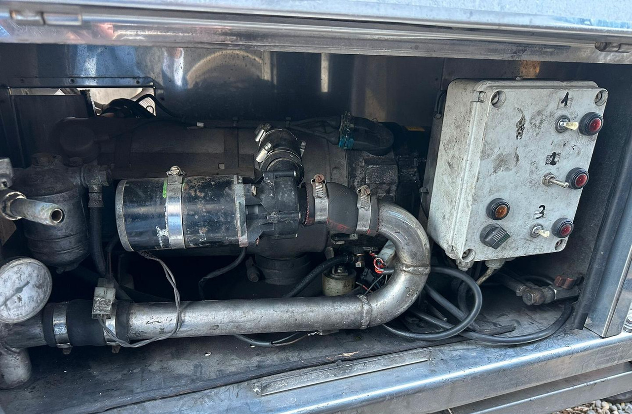 Semirimorchio cisterna Feldbinder - Tank semi-trailer: picture 5 Semirimorchio cisterna Feldbinder - Tank semi-trailer: picture 5