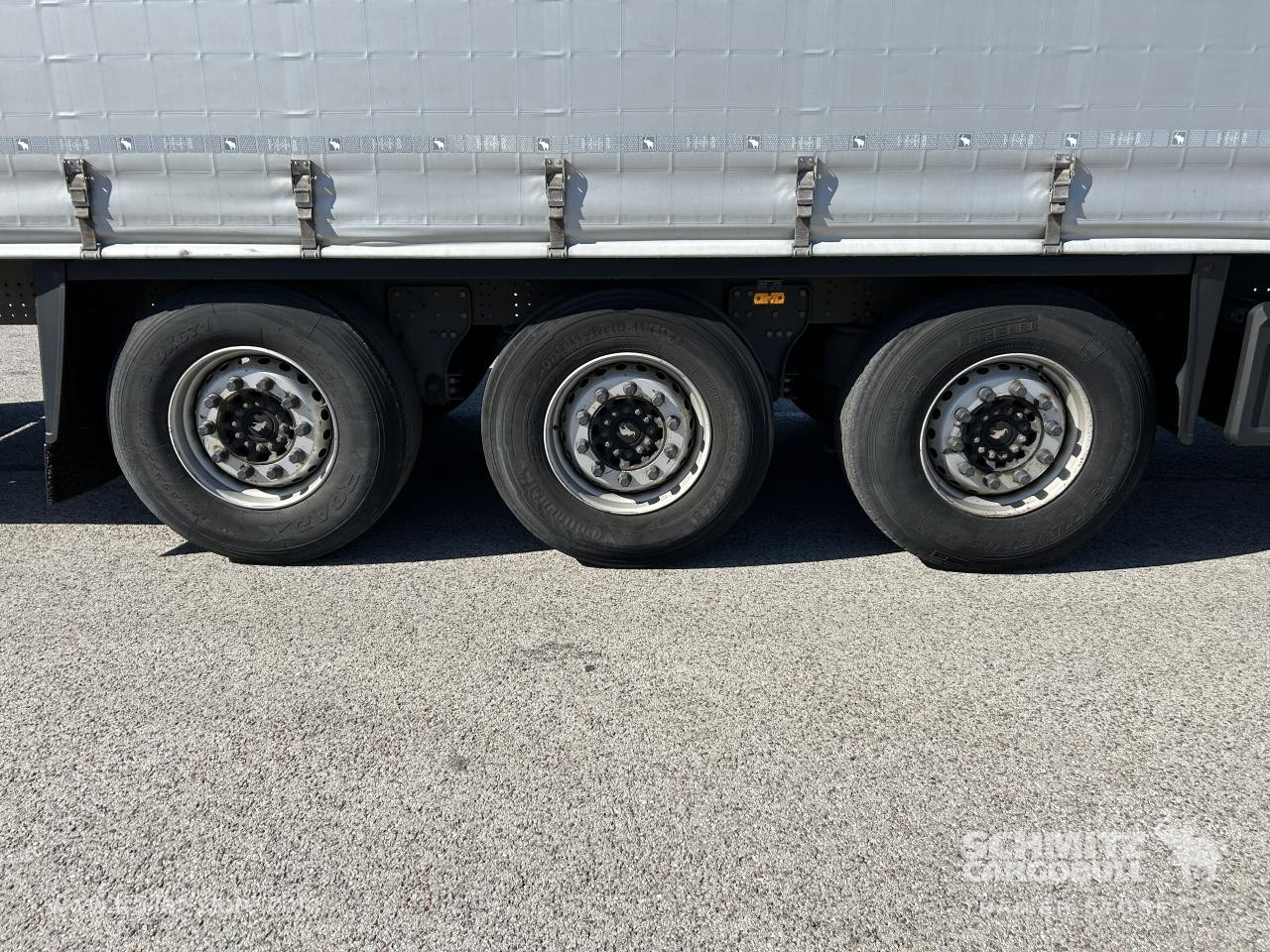 SCHMITZ Curtainsider Standard - Curtainsider semi-trailer: picture 4 SCHMITZ Curtainsider Standard - Curtainsider semi-trailer: picture 4