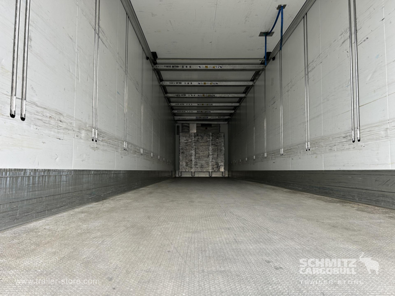 SCHMITZ Reefer Multitemp Double deck Taillift - Isothermal semi-trailer: picture 2 SCHMITZ Reefer Multitemp Double deck Taillift - Isothermal semi-trailer: picture 2