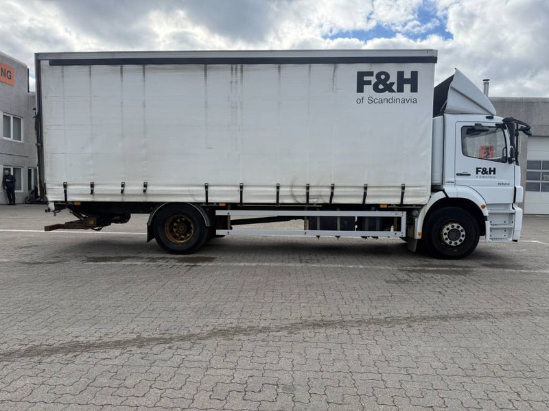 Mercedes-Benz Truck / Lastkraftwagen / Lastbil - Curtainsider truck: picture 2 Mercedes-Benz Truck / Lastkraftwagen / Lastbil - Curtainsider truck: picture 2
