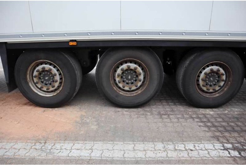 Schmitz Cargobull 33 pl. Meathanger/Fleischhängesystem/Kødophæng - Refrigerator semi-trailer: picture 5 Schmitz Cargobull 33 pl. Meathanger/Fleischhängesystem/Kødophæng - Refrigerator semi-trailer: picture 5