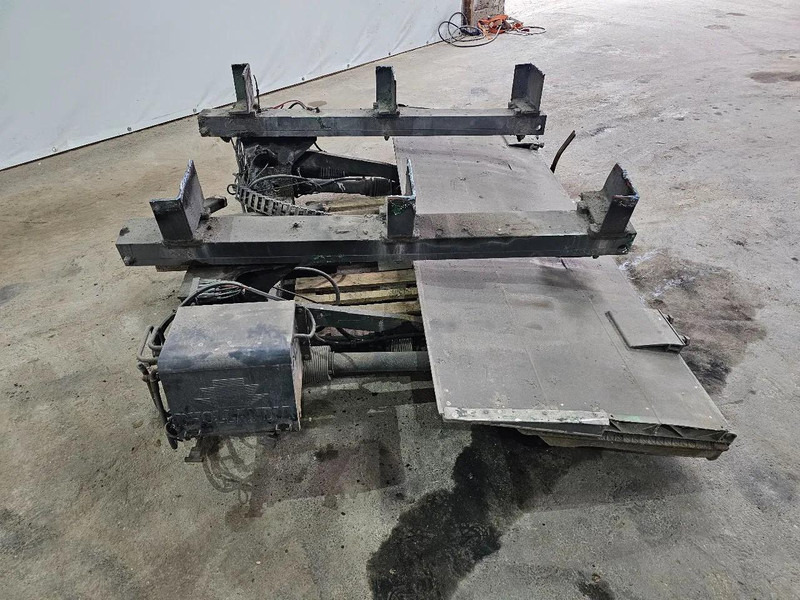Dhollandia Laaadklep - Tail lift: picture 4 Dhollandia Laaadklep - Tail lift: picture 4