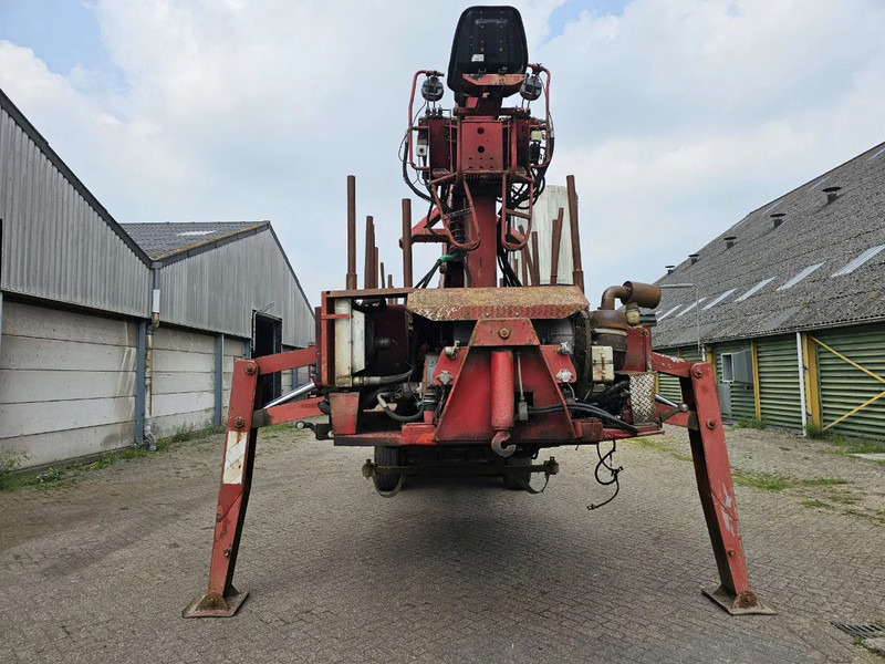 Doll 20T Crane - 6 meter extendable - Logging semi-trailer: picture 2 Doll 20T Crane - 6 meter extendable - Logging semi-trailer: picture 2