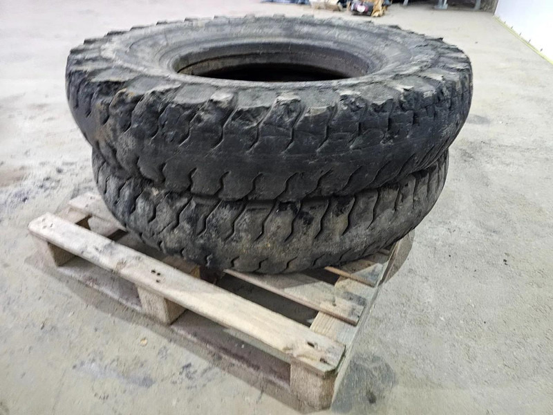 Goodyear 11.00-24 - Tire: picture 1 Goodyear 11.00-24 - Tire: picture 1