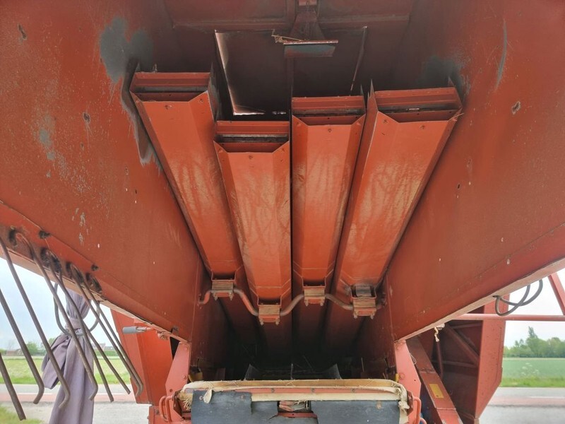 Combine harvester Laverda 3500: picture 18