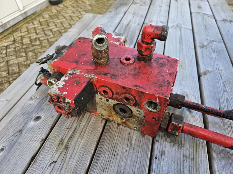 Hydraulics Legras Besturingsventiel 02 E-bediend (compleet) - Control valve: picture 7