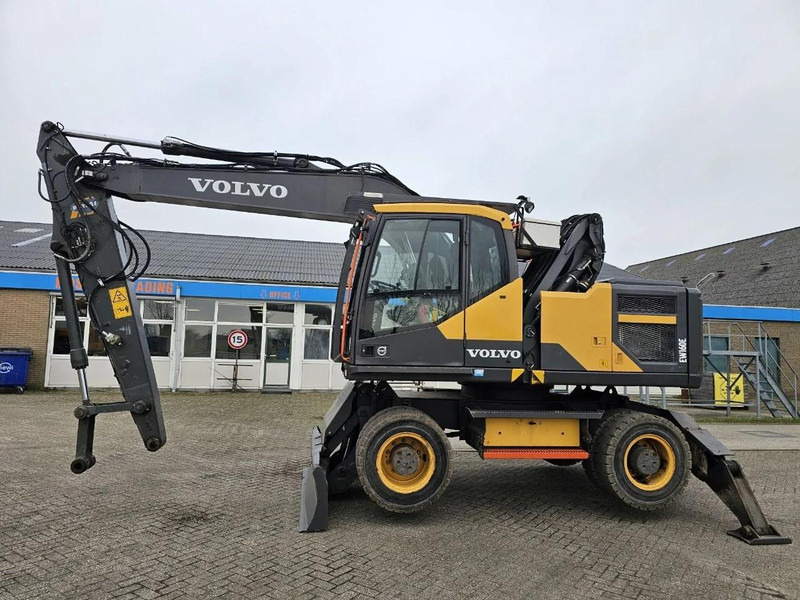 Volvo EW160E - Excavator: picture 2 Volvo EW160E - Excavator: picture 2