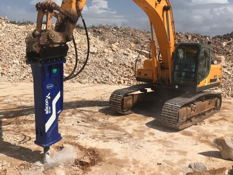 Daemo Alicon B 210 - Hydraulic hammer for Crawler excavator: picture 3 Daemo Alicon B 210 - Hydraulic hammer for Crawler excavator: picture 3