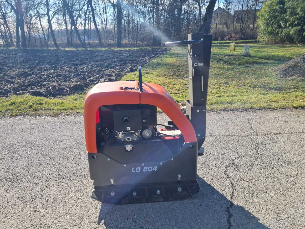 Husqvarna LG 504 - Vibratory plate: picture 2 Husqvarna LG 504 - Vibratory plate: picture 2