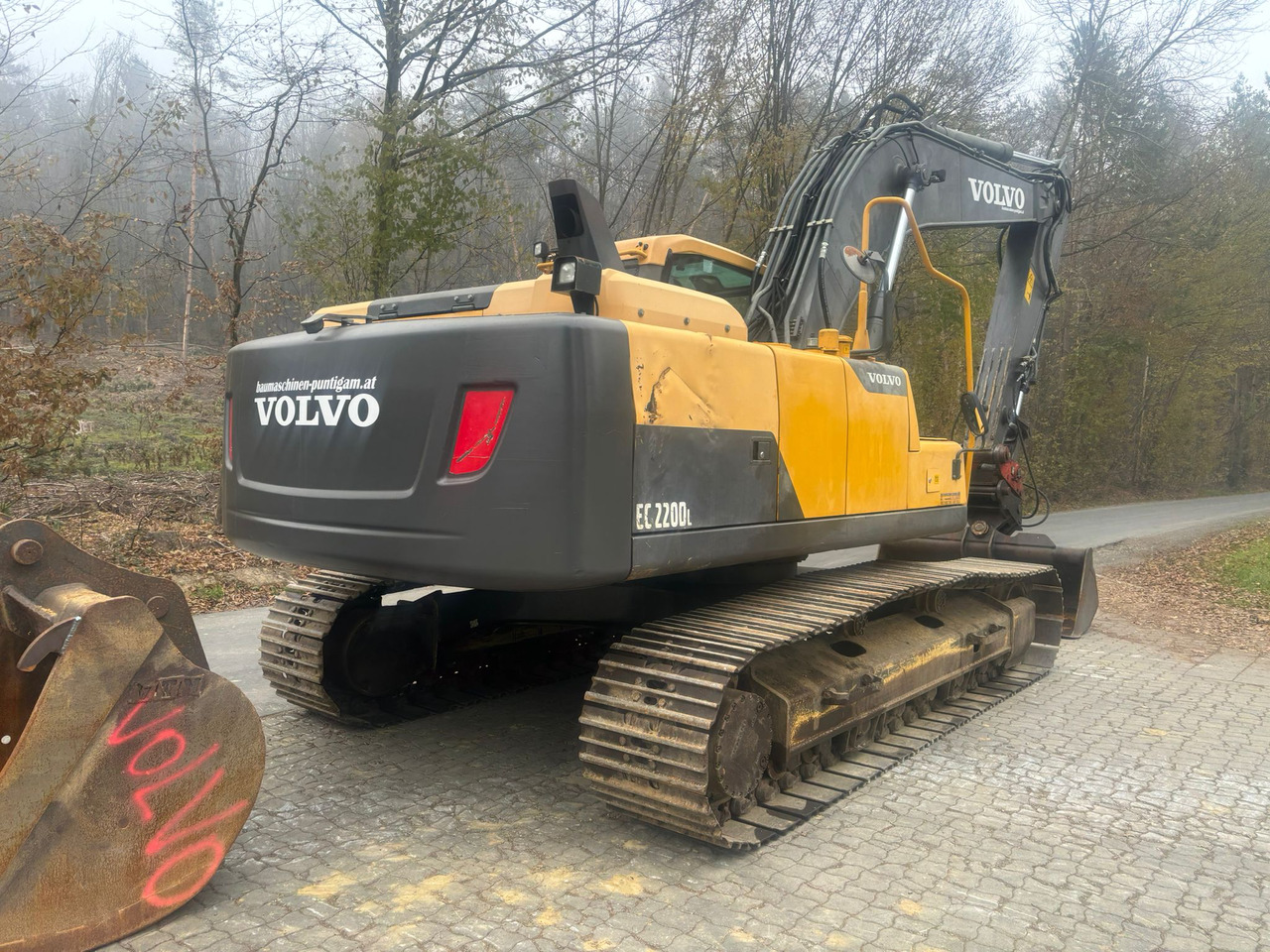 Crawler excavator Volvo EC 220 DL: picture 7