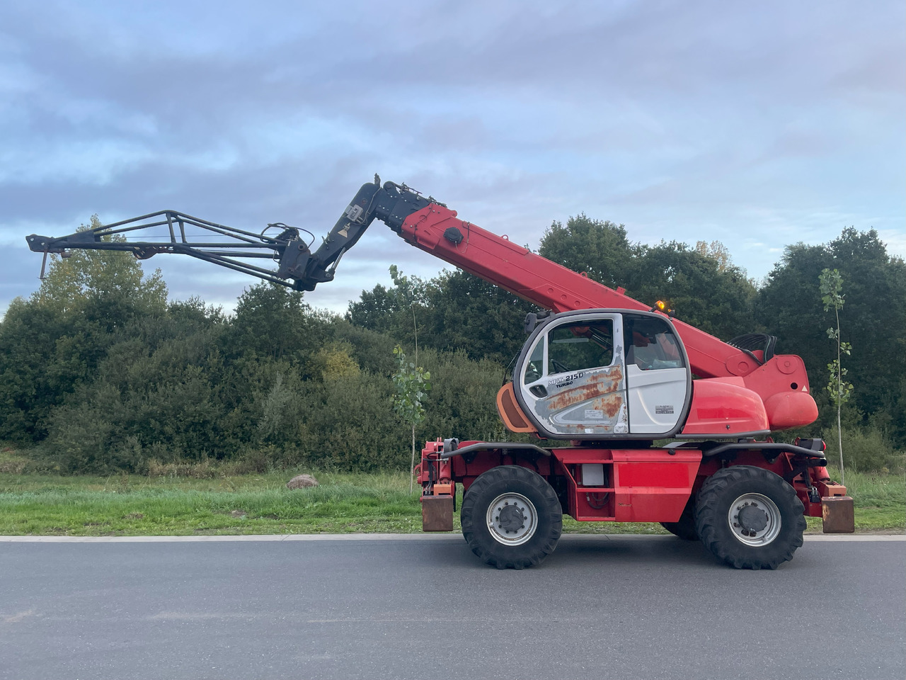 MANITOU MRT2150 - Telescopic wheel loader: picture 2 MANITOU MRT2150 - Telescopic wheel loader: picture 2