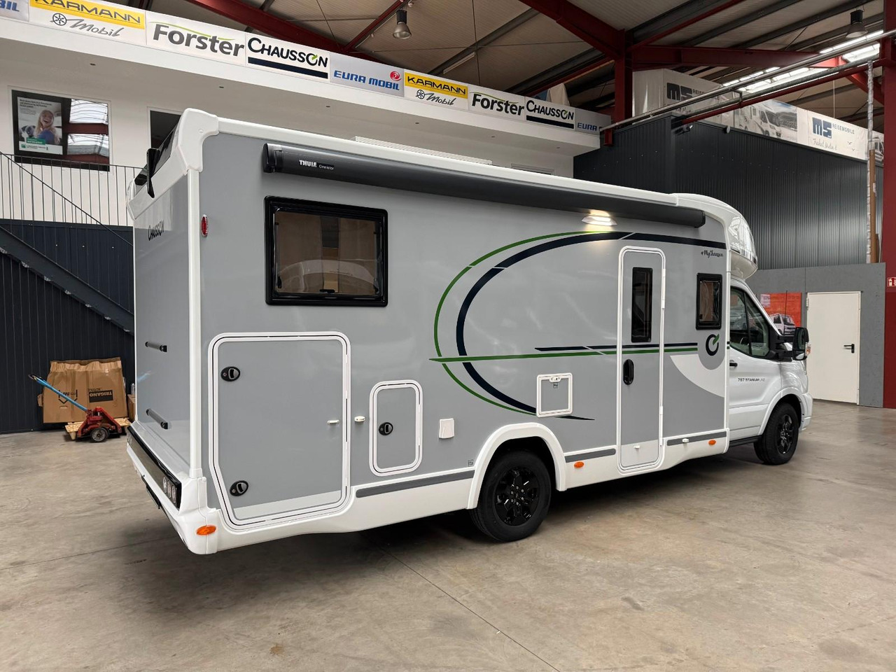 Chausson 797 TITANIUM / -2026- / 165PS-8G. / EINZELBETTEN - Semi-integrated motorhome: picture 4 Chausson 797 TITANIUM / -2026- / 165PS-8G. / EINZELBETTEN - Semi-integrated motorhome: picture 4