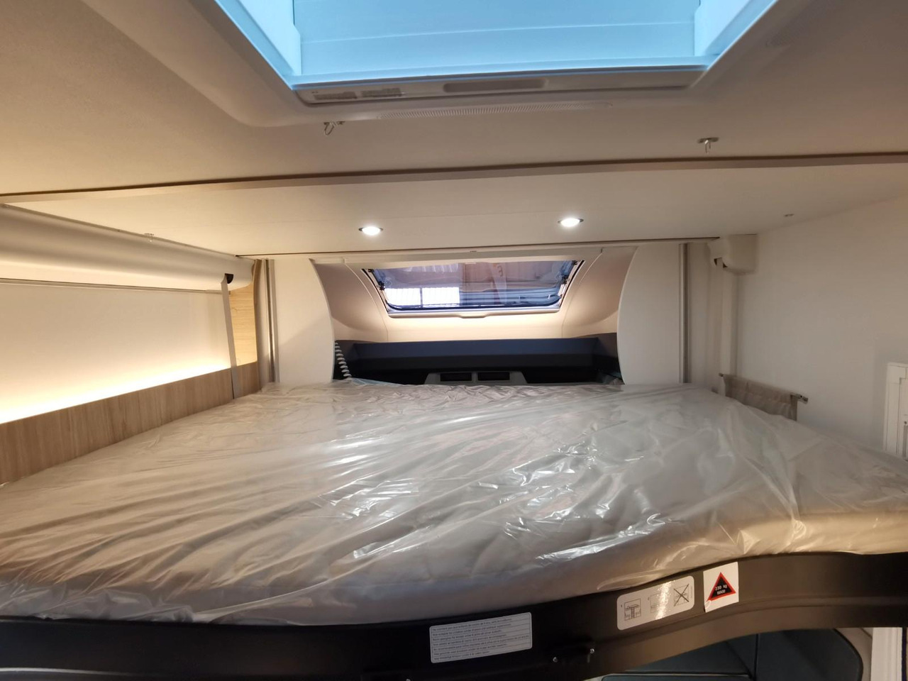 New Semi-integrated motorhome Chausson 797 TITANIUM / - 2026 - / EINZELBETTEN & HUBBETT: picture 20