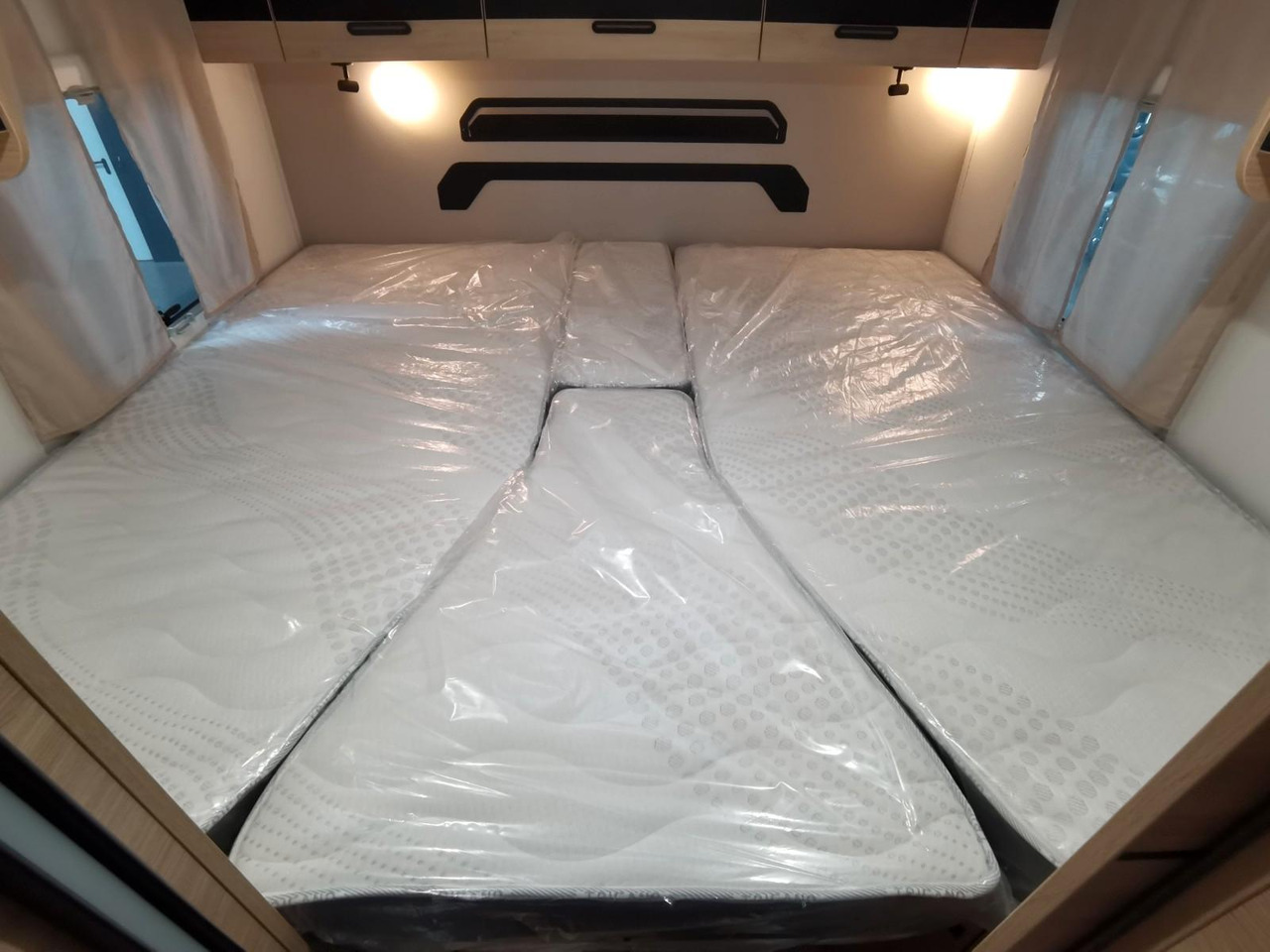 New Semi-integrated motorhome Chausson 797 TITANIUM / - 2026 - / EINZELBETTEN & HUBBETT: picture 22