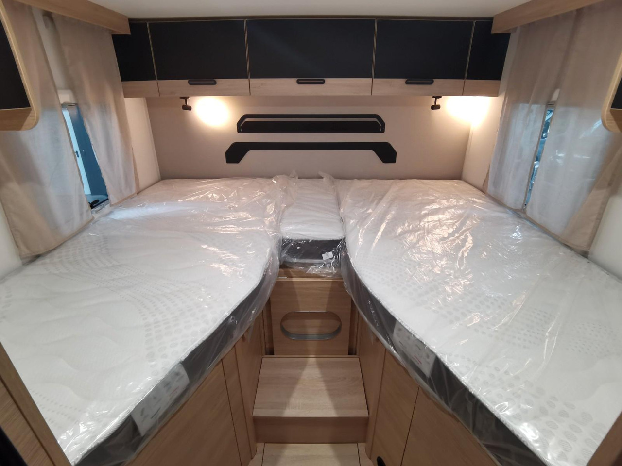 New Semi-integrated motorhome Chausson 797 TITANIUM / - 2026 - / EINZELBETTEN & HUBBETT: picture 21