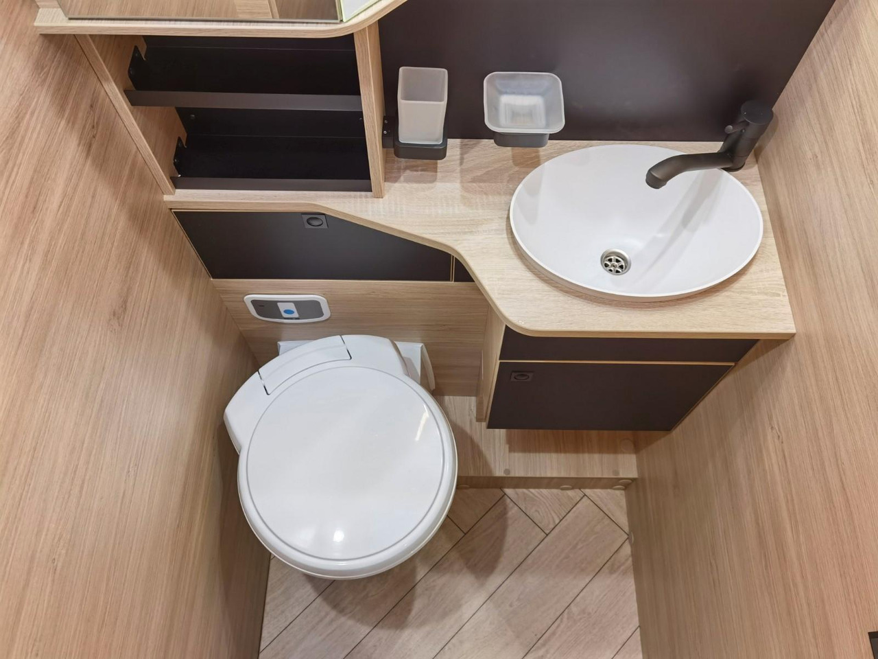 New Semi-integrated motorhome Chausson 797 TITANIUM / - 2026 - / EINZELBETTEN & HUBBETT: picture 23