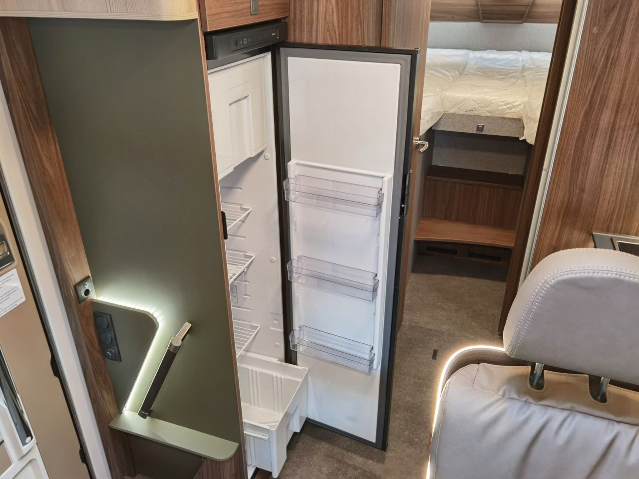 Semi-integrated motorhome Eura Mobil PROFILA T 726 EB /-2026-/ MONDIAL PLUS & S-PAKET: picture 17