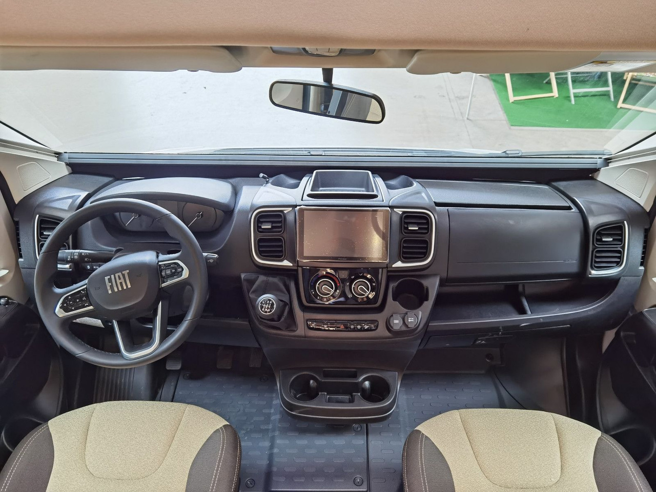 Semi-integrated motorhome Forster T 745 EB / MODELL 2026 / EINZELBETTEN & RAUMBAD: picture 12