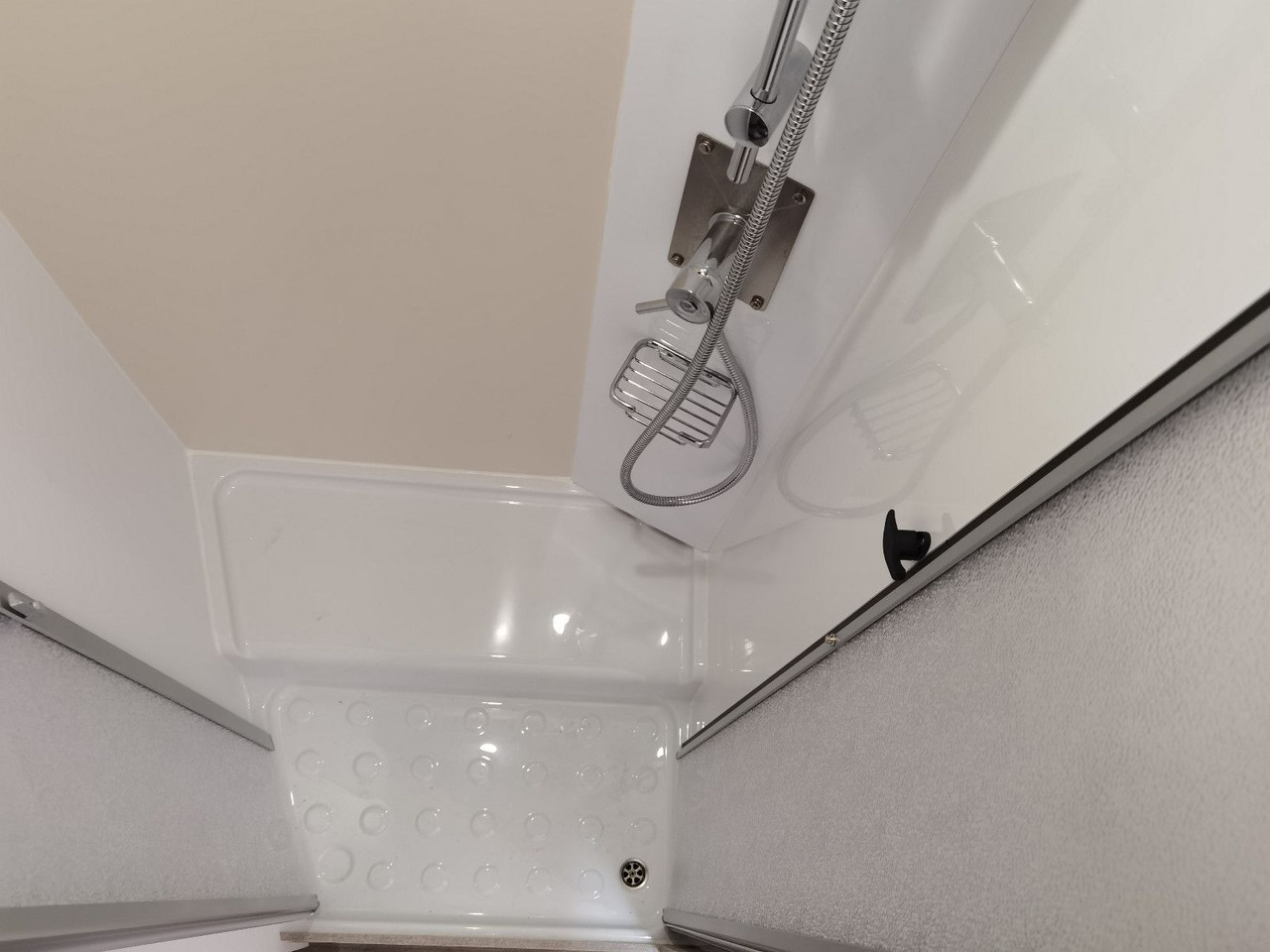 Semi-integrated motorhome Forster T 745 EB / MODELL 2026 / EINZELBETTEN & RAUMBAD: picture 23