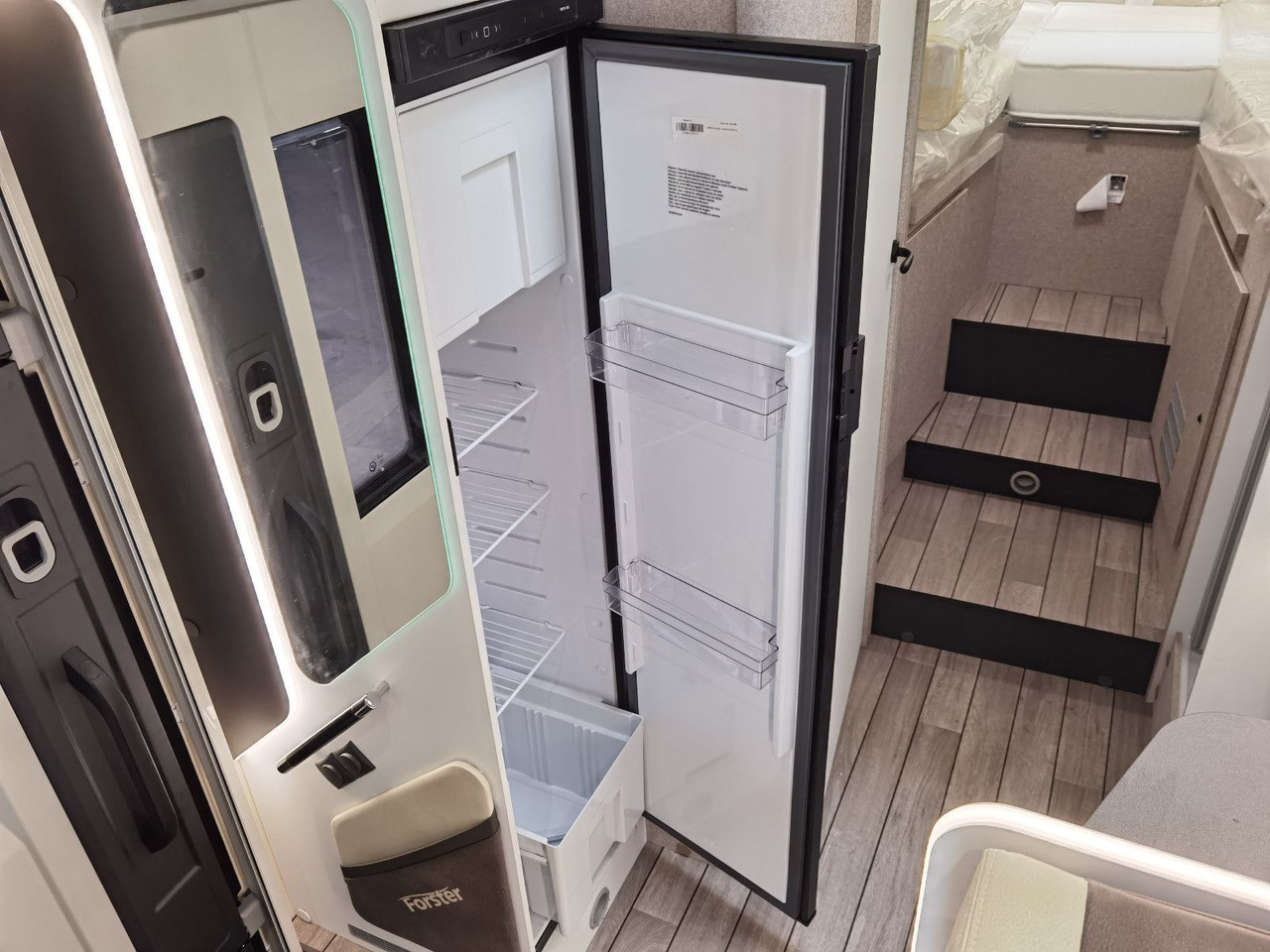 Semi-integrated motorhome Forster T 745 EB / MODELL 2026 / EINZELBETTEN & RAUMBAD: picture 18