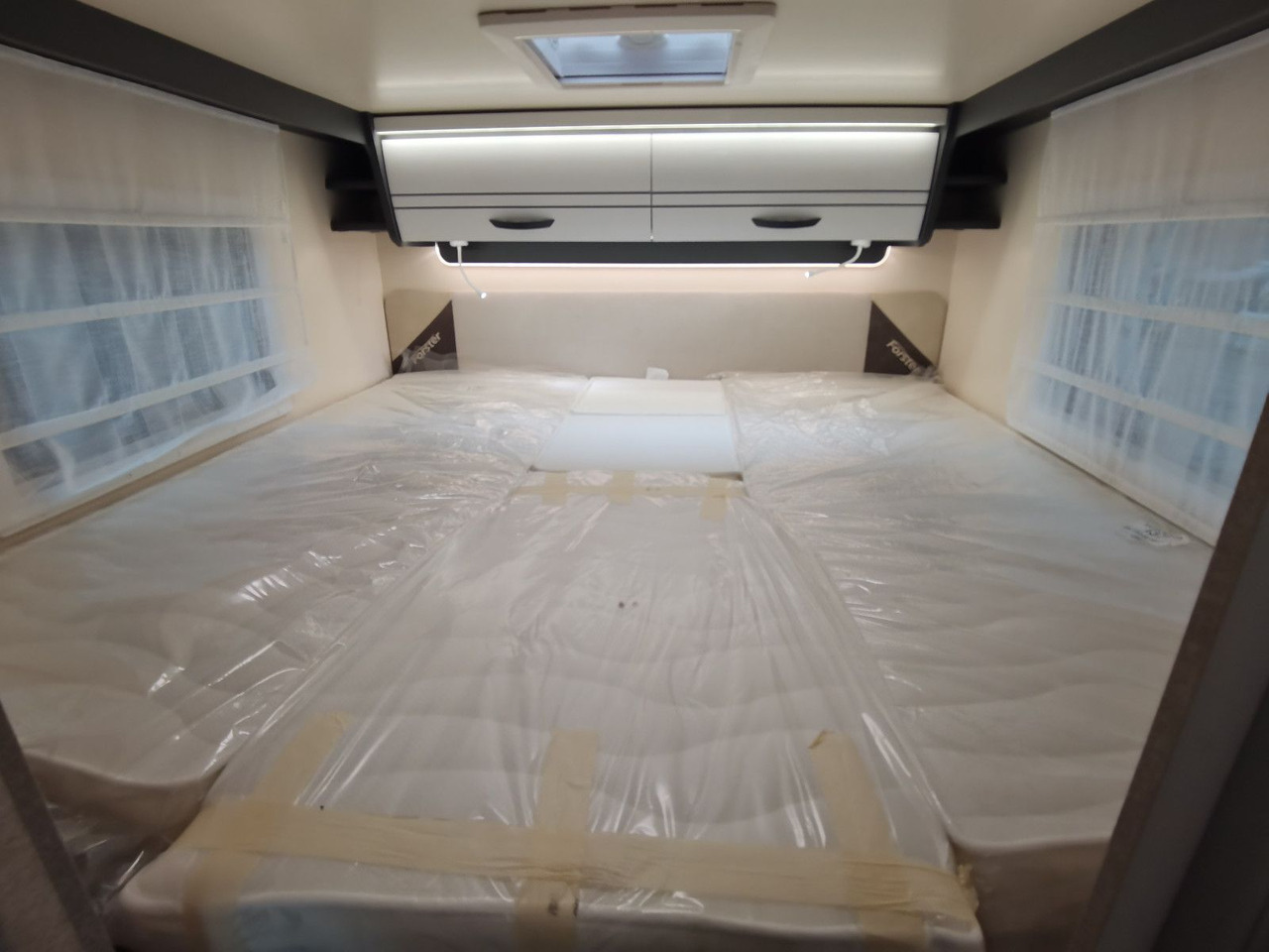 Semi-integrated motorhome Forster T 745 EB / MODELL 2026 / EINZELBETTEN & RAUMBAD: picture 21