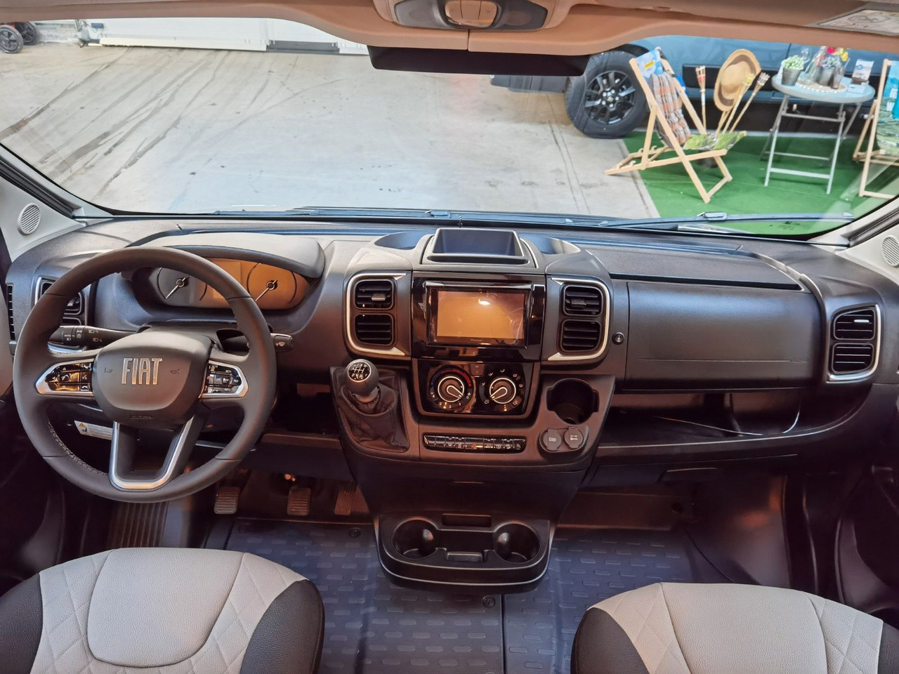 Camper van Weinsberg CARABUS GREY 540 MQ - EDITION FIRE /-2026-/140PS: picture 12 Camper van Weinsberg CARABUS GREY 540 MQ - EDITION FIRE /-2026-/140PS: picture 12