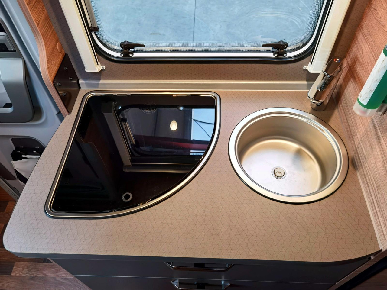 Semi-integrated motorhome Weinsberg CARACOMPACT 600 MEG EDITION PEPPER /EINZELBETTEN: picture 19