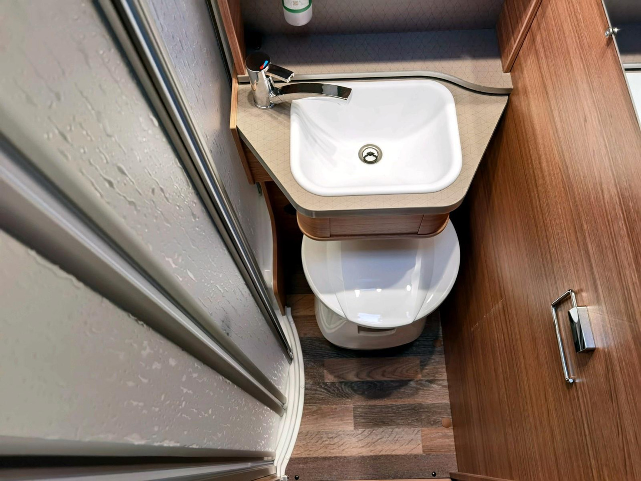 Semi-integrated motorhome Weinsberg CARACOMPACT 600 MEG EDITION PEPPER /EINZELBETTEN: picture 24