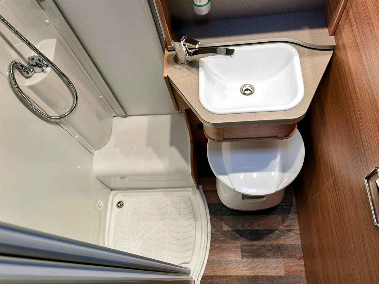 Semi-integrated motorhome Weinsberg CARACOMPACT 600 MEG EDITION PEPPER /EINZELBETTEN: picture 23