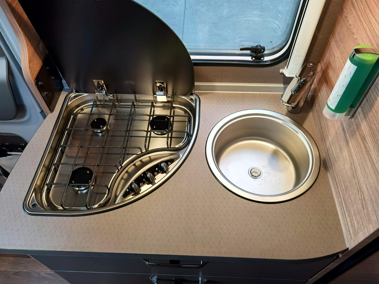 Semi-integrated motorhome Weinsberg CARACOMPACT 600 MEG EDITION PEPPER /EINZELBETTEN: picture 18