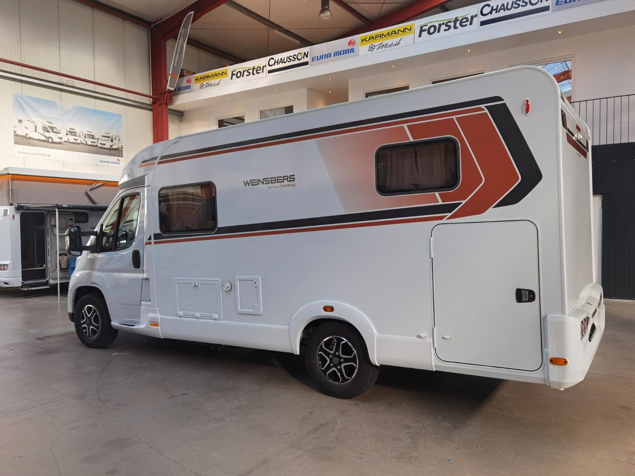 Weinsberg CARACOMPACT 600 MEG PEPPER / 140PS-8G.-AUTOMATIK - Semi-integrated motorhome: picture 5 Weinsberg CARACOMPACT 600 MEG PEPPER / 140PS-8G.-AUTOMATIK - Semi-integrated motorhome: picture 5
